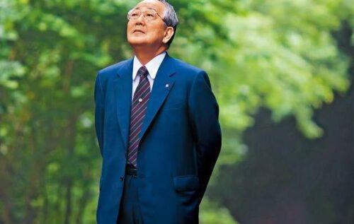 京セラ 稲盛和夫名誉会長が死去 - 稲盛氏の経営哲学はNALに - NAL Company | 株式会社NAL VIETNAM |  デジタル時代で世界中の人々、企業の全ての可能性を最大限に引き出すこと。