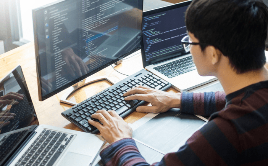Why has Vietnam become a powerhouse in IT human resources?